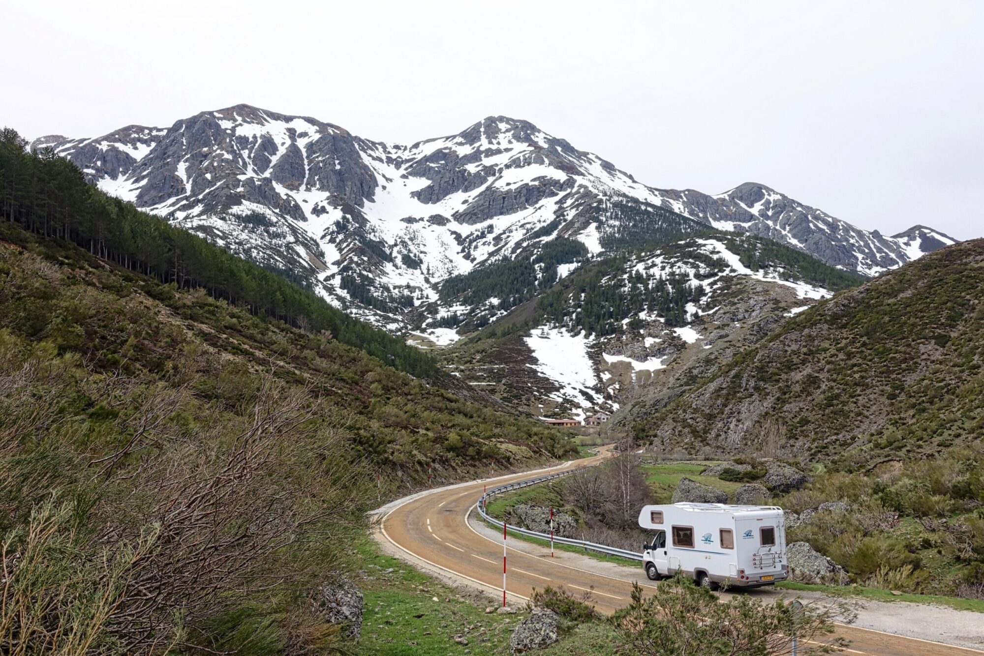 Wohnmobil: Vorteile, Kosten und Urlaub mit dem eigenen Camper